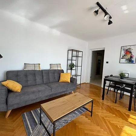 Off Piotrkowska District Apartment