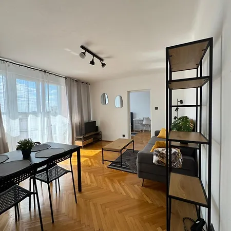 Off Piotrkowska District * Łódź