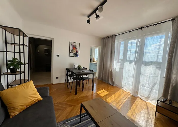 Off Piotrkowska District Διαμέρισμα *